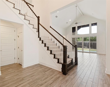 12905 Padua Dr - Photo Thumbnail 4