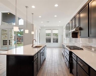 12905 Padua Dr - Photo Thumbnail 7