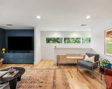 2000 Rundell Pl - Photo Thumbnail 19