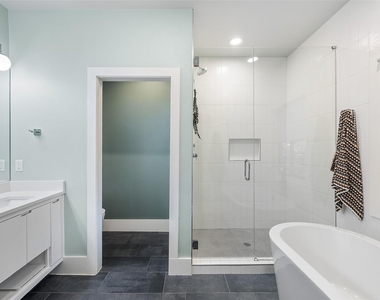 2000 Rundell Pl - Photo Thumbnail 23