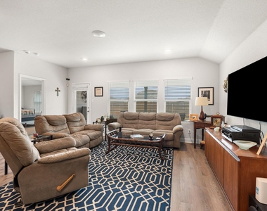1444 Acorn Wood - Photo Thumbnail 6