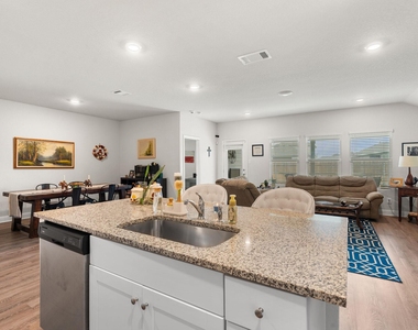1444 Acorn Wood - Photo Thumbnail 5