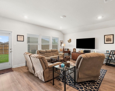 1444 Acorn Wood - Photo Thumbnail 7