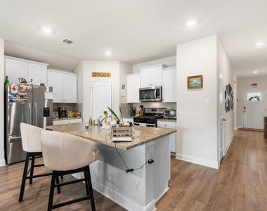 1444 Acorn Wood - Photo Thumbnail 4