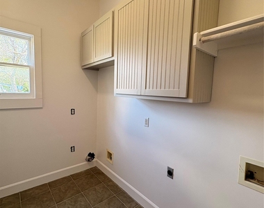 105 S Cedar St - Photo Thumbnail 17