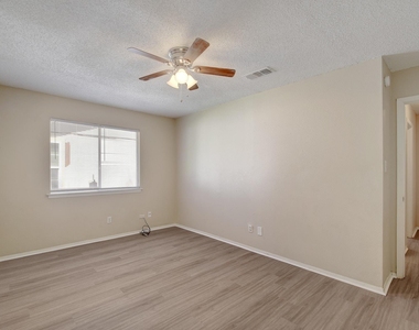418 Linden St - Photo Thumbnail 19