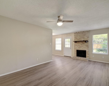418 Linden St - Photo Thumbnail 3