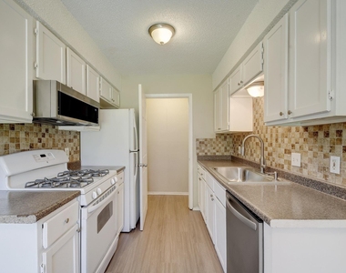 418 Linden St - Photo Thumbnail 10