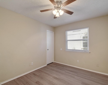 418 Linden St - Photo Thumbnail 17