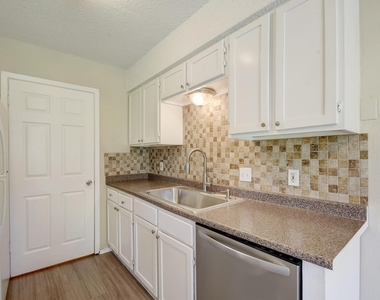418 Linden St - Photo Thumbnail 11