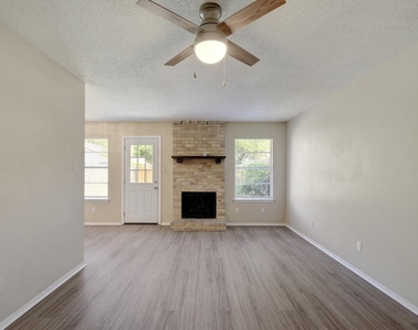 418 Linden St - Photo Thumbnail 4