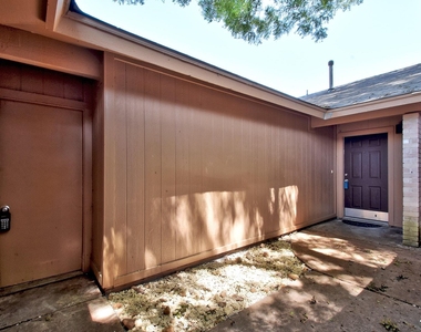 418 Linden St - Photo Thumbnail 2