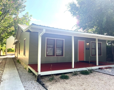 705 Franklin Blvd - Photo Thumbnail 2