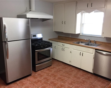 705 Franklin Blvd - Photo Thumbnail 4