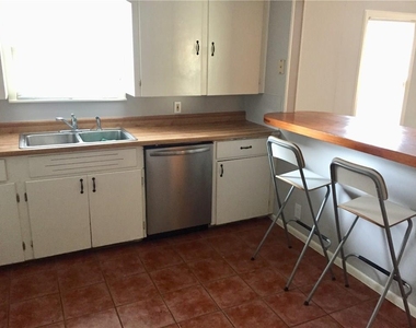 705 Franklin Blvd - Photo Thumbnail 5