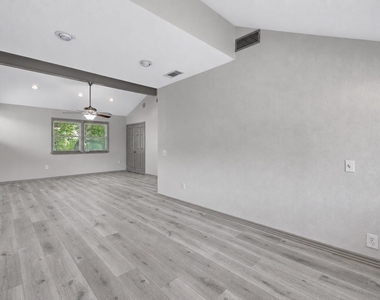 4301 Hyridge Dr - Photo Thumbnail 17