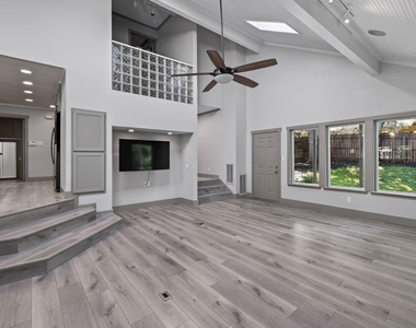 4301 Hyridge Dr - Photo Thumbnail 4