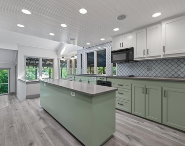 4301 Hyridge Dr - Photo Thumbnail 9