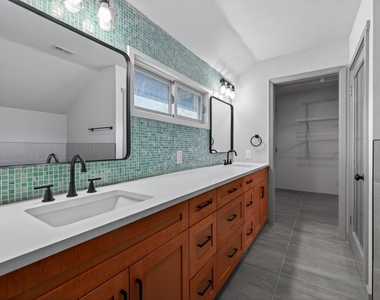 4301 Hyridge Dr - Photo Thumbnail 19