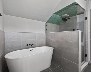 4301 Hyridge Dr - Photo Thumbnail 18