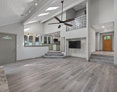 4301 Hyridge Dr - Photo Thumbnail 5