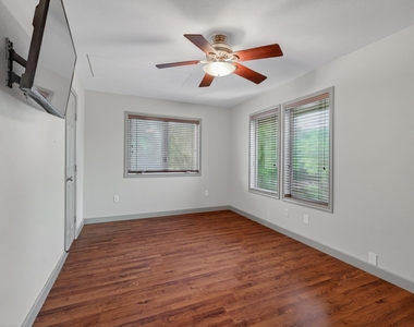 4301 Hyridge Dr - Photo Thumbnail 22