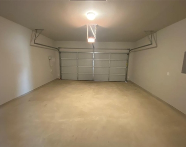 11704 Murano Dr - Photo Thumbnail 24