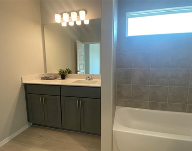 11704 Murano Dr - Photo Thumbnail 13
