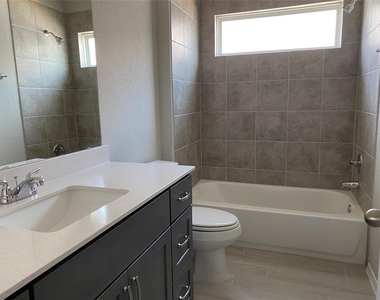 11704 Murano Dr - Photo Thumbnail 19