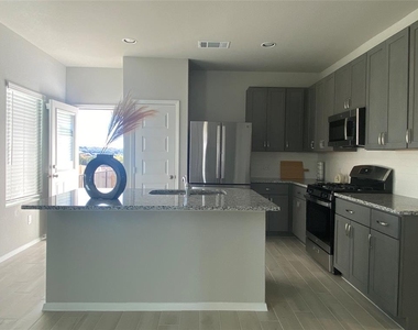 11704 Murano Dr - Photo Thumbnail 1