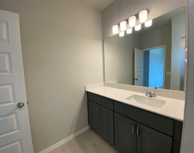 11704 Murano Dr - Photo Thumbnail 14