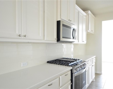 14403 Mccoy Loop - Photo Thumbnail 8