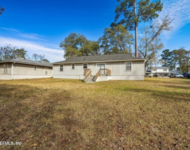 1226 Turtle Creek Drive S - Photo Thumbnail 8