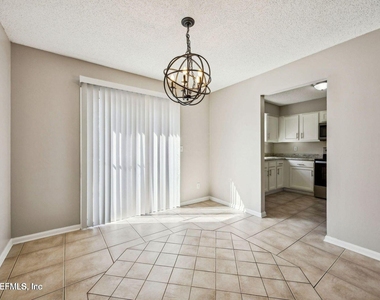 1226 Turtle Creek Drive S - Photo Thumbnail 2