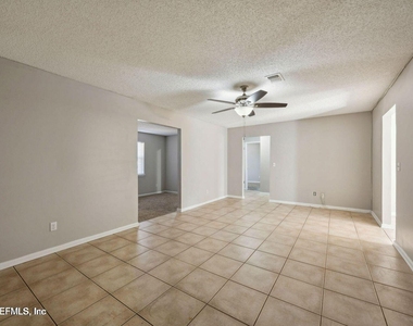 1226 Turtle Creek Drive S - Photo Thumbnail 5