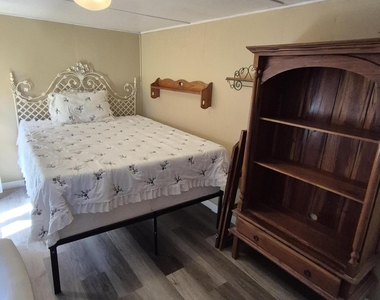 108 Mocking Bird Lane - Photo Thumbnail 7