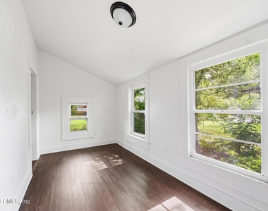 2344 W 18th Street - Photo Thumbnail 10