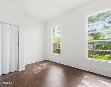 2344 W 18th Street - Photo Thumbnail 5