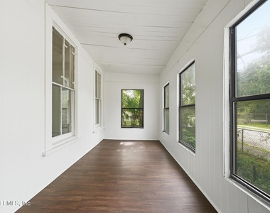 2344 W 18th Street - Photo Thumbnail 3