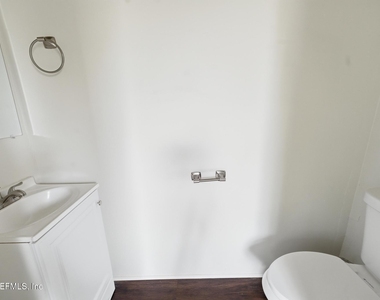 2344 W 18th Street - Photo Thumbnail 6
