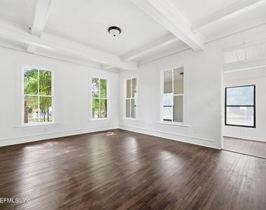 2344 W 18th Street - Photo Thumbnail 4