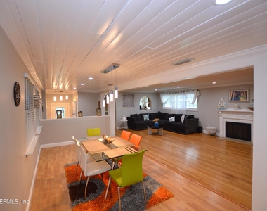 7004 Hyde Grove Avenue - Photo Thumbnail 5