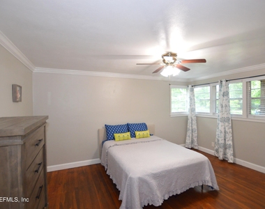 7004 Hyde Grove Avenue - Photo Thumbnail 19