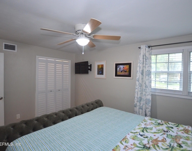 7004 Hyde Grove Avenue - Photo Thumbnail 12