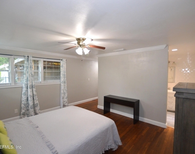7004 Hyde Grove Avenue - Photo Thumbnail 18