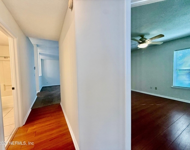 8796 Chambore Drive - Photo Thumbnail 13