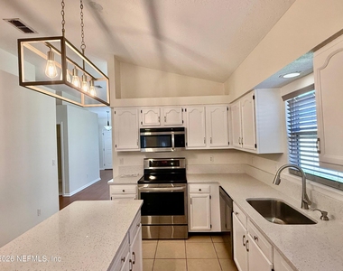 8796 Chambore Drive - Photo Thumbnail 9