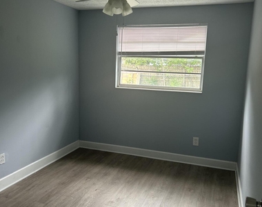 2834 Goldenrod Circle E - Photo Thumbnail 14