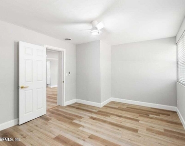 1554 Shirl Lane - Photo Thumbnail 16
