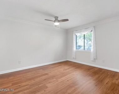 100 Fairway Park Boulevard - Photo Thumbnail 9